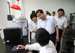 2011年7月20日，时任江苏省副省长史和平视察优游国际。
